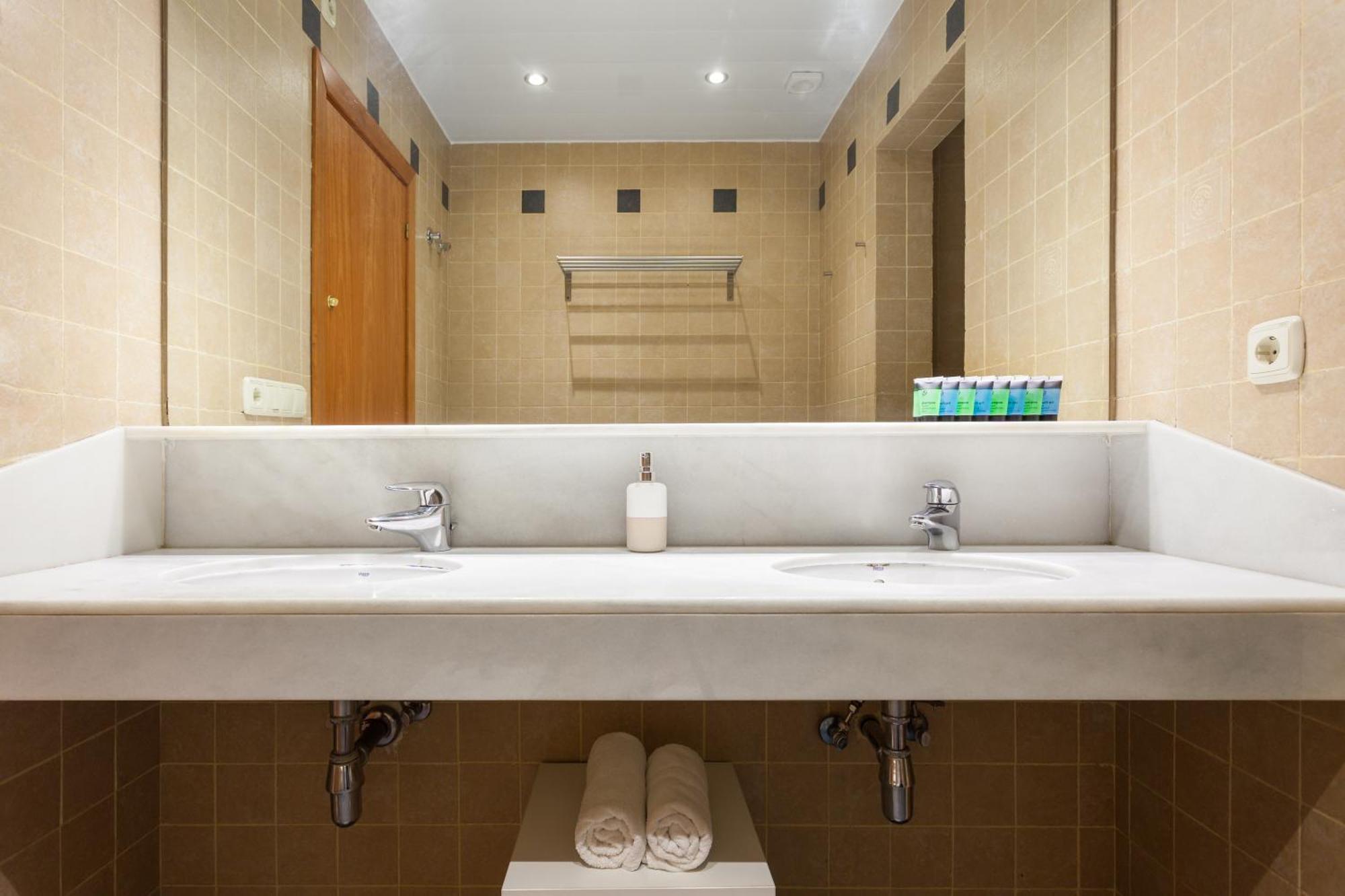 Art House Sagrada Familia Apartment Barcelona Luaran gambar