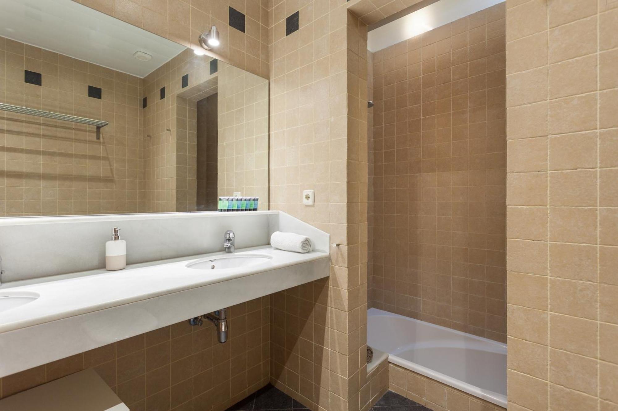 Art House Sagrada Familia Apartment Barcelona Luaran gambar
